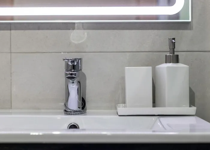 Amplio Y Luminoso En * 累奥